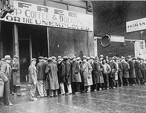 Photo of soup line during Great Depression