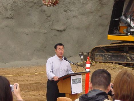 State Senator Leland Yee speaks at Devil's Slide Tunnel and Bridge project